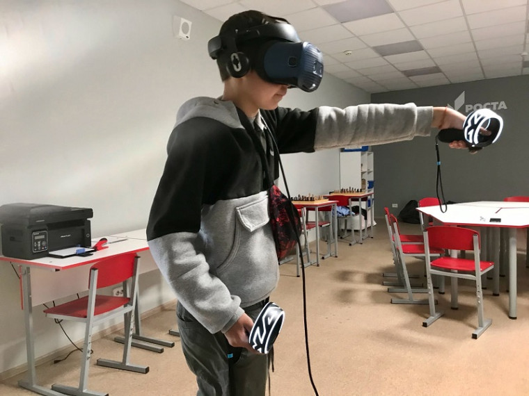 Занятия по «ЛЕГО-конструированию» и «VR-реальности».