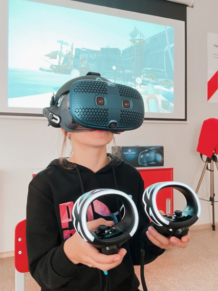 Занятие по программе «VR-реальность».